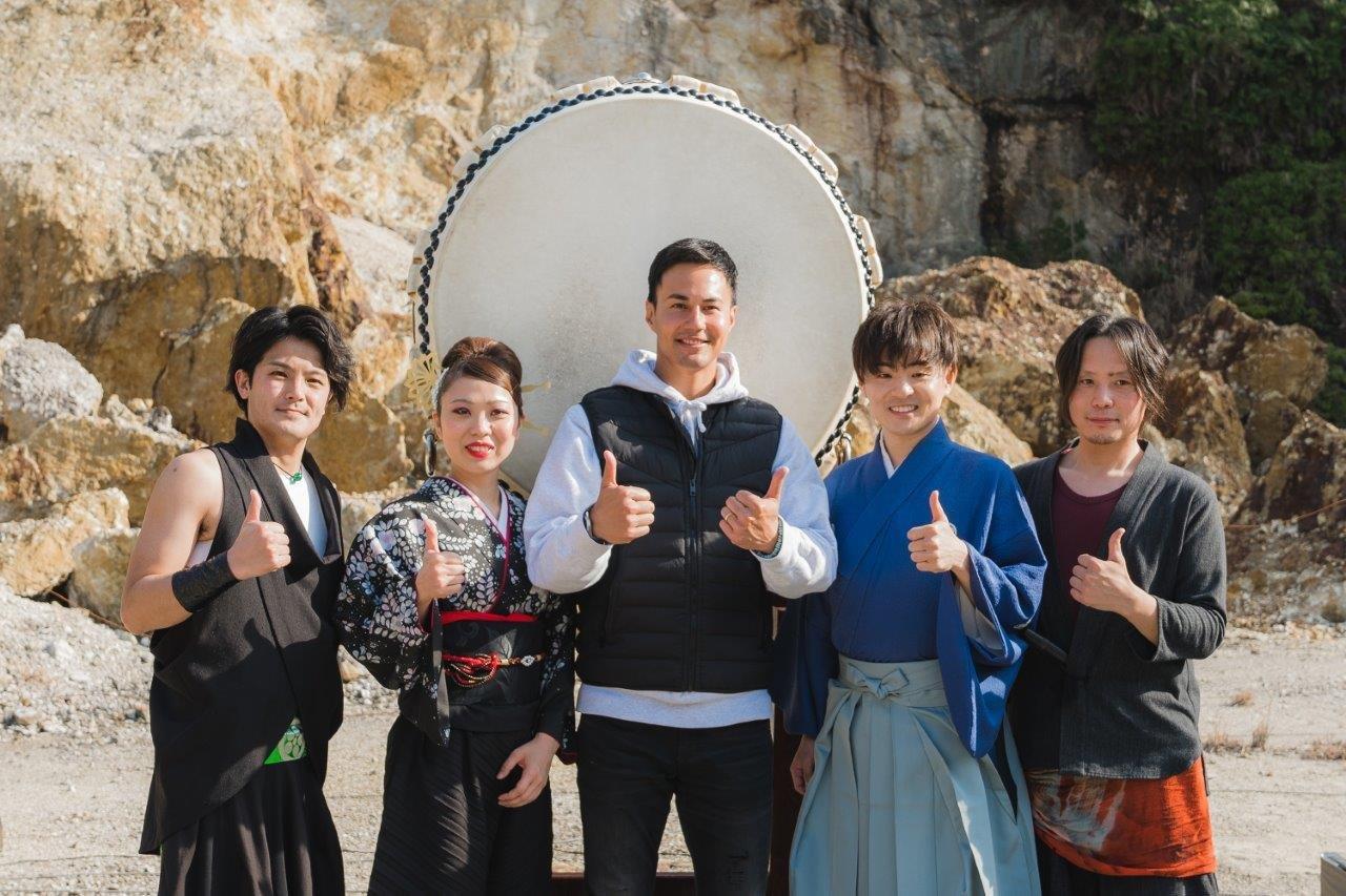 Performers at Izumiyama Jisekiba